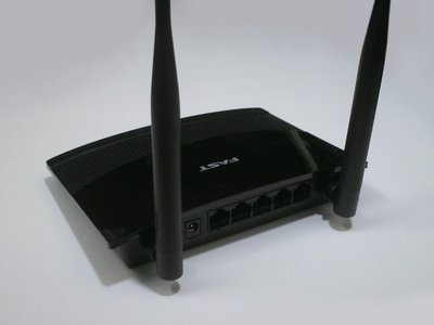 讯捷FW300R 300M双天线无线路由器全解析 性能、价格与供应商指南